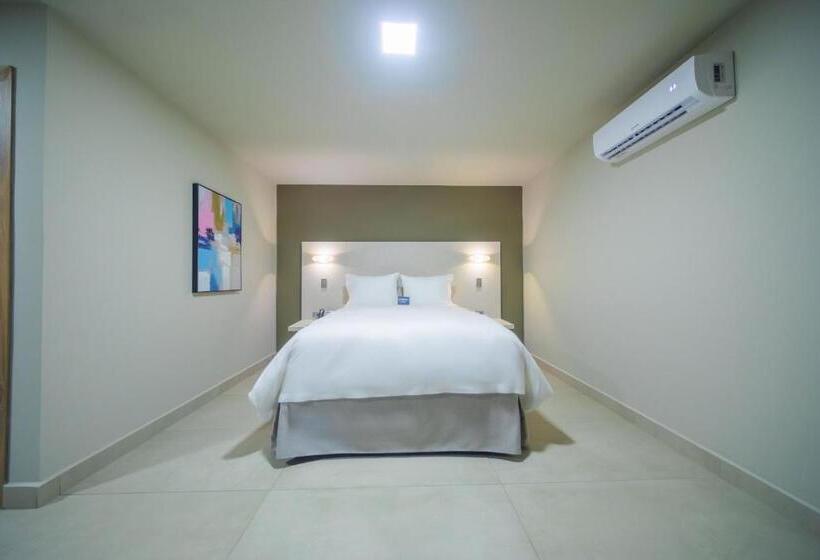 اتاق سوپریور, Cedrela