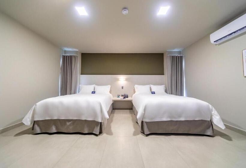 اتاق پریمیوم چهارنفره, Cedrela