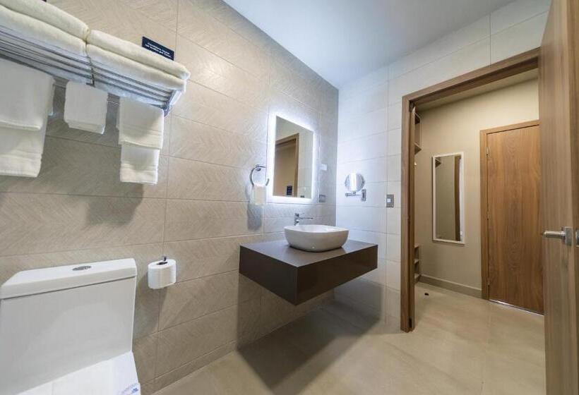 سوییت لوکس, Cedrela