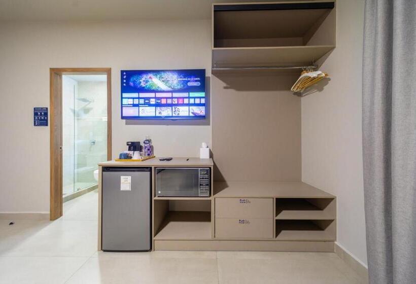 اتاق استاندارد با بالکن, Cedrela