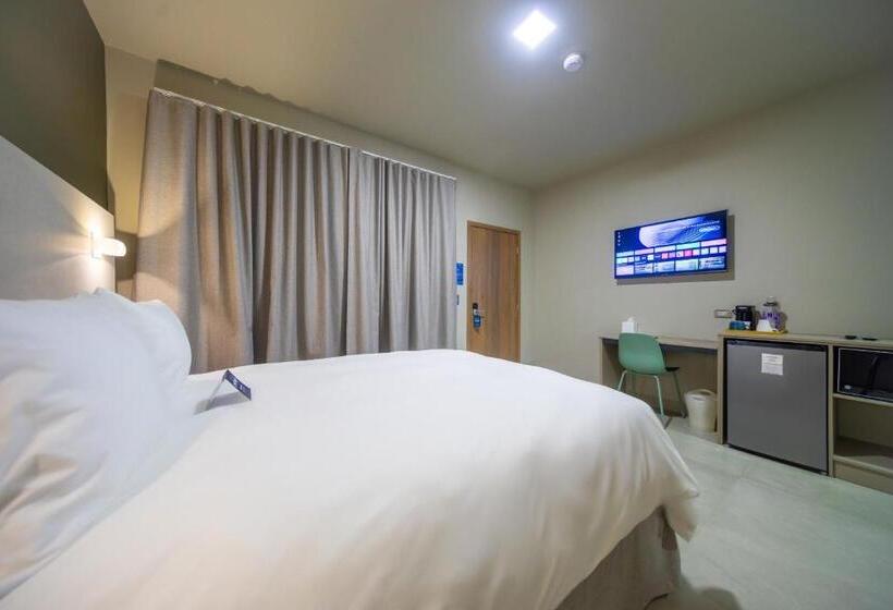 اتاق استاندارد با چشمانداز باغ, Cedrela