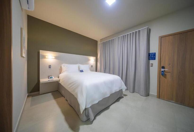 اتاق استاندارد با چشمانداز باغ, Cedrela