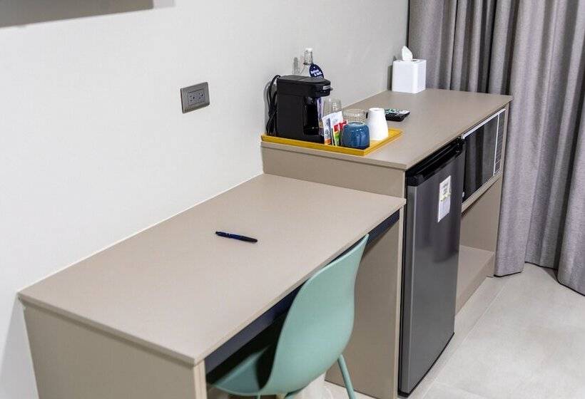 سوییت لوکس, Cedrela