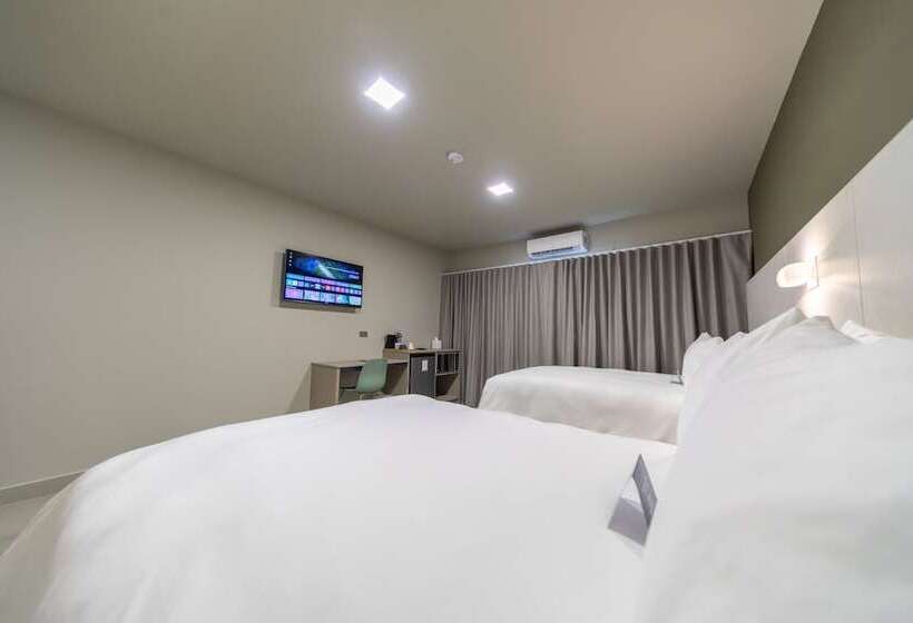 سوییت لوکس, Cedrela