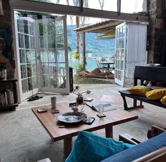 스위트, Suíte Praia Do Rosa, Casa Na Ilha