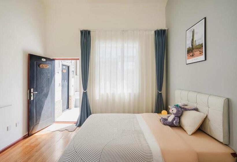 Люкс 2 Спальни, 大理古城渔月客栈