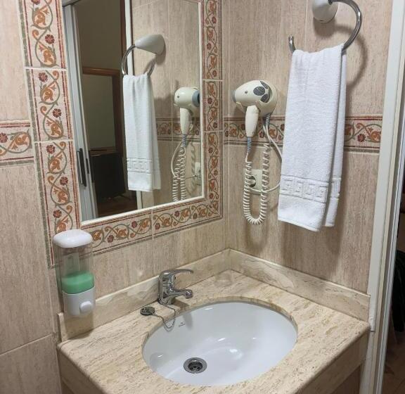 标准单人间, Hostal Joaquín