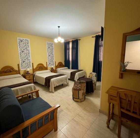 标准三人间, Hostal Joaquín