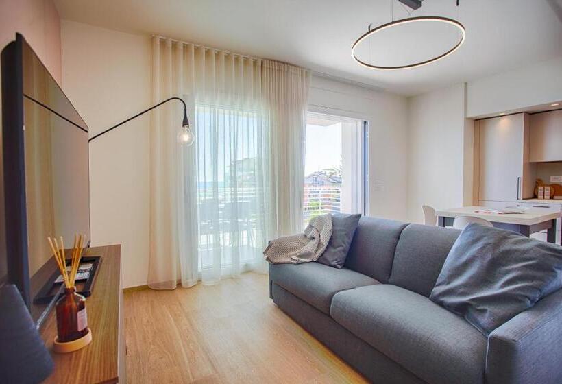 Apartamento 2 Dormitórios Vista Mar, Villamar Residence