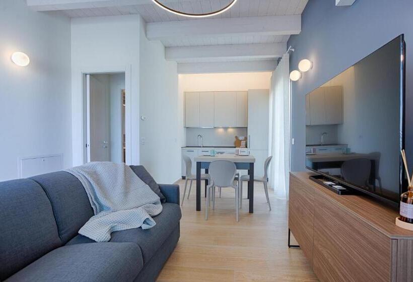 带1个卧室的顶楼公寓, Villamar Residence