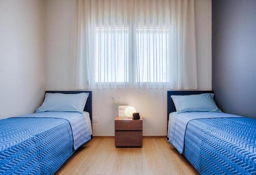 带1个卧室的顶楼公寓, Villamar Residence