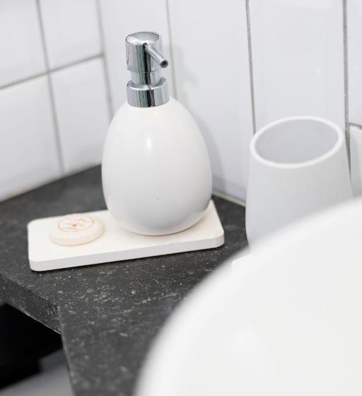 اتاق استاندارد با چشم‌انداز باغ, L Atelier K