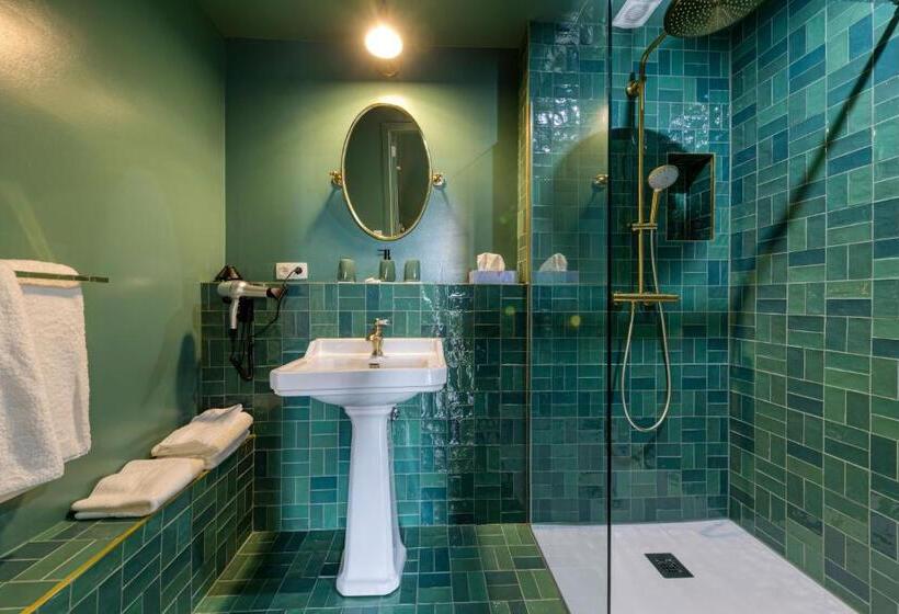 اتاق استاندارد سه تخته با چشم‌انداز باغ, L Atelier K