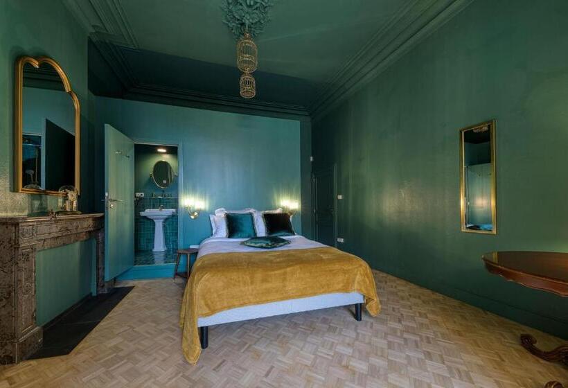 اتاق استاندارد سه تخته با چشم‌انداز باغ, L Atelier K