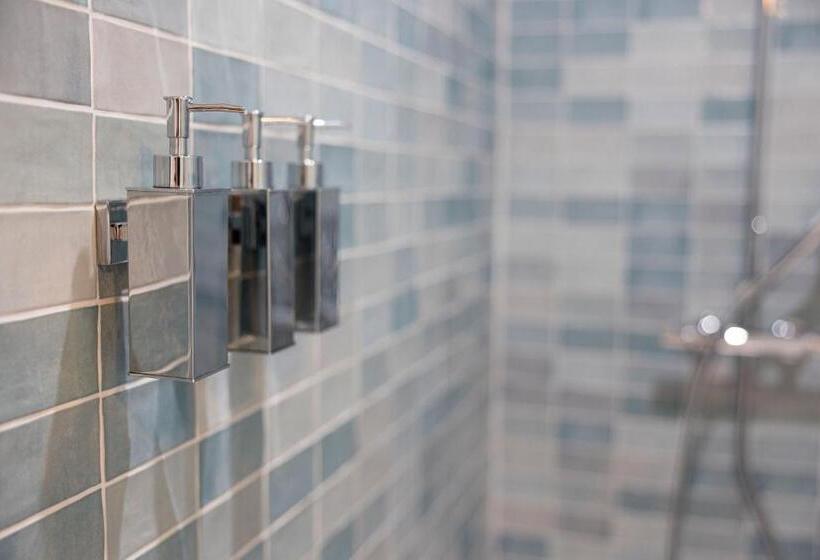 اتاق استاندارد با تخت بزرگ, L Atelier K