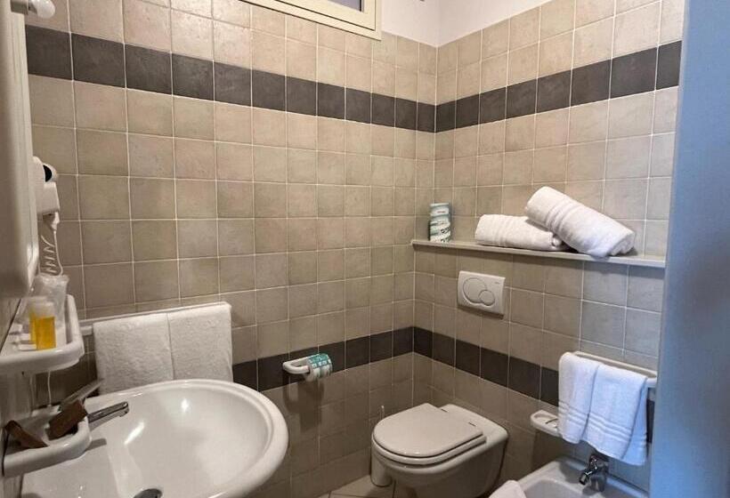 1 Bedroom Apartment Lake View, Casa Vacanze Celeste E C