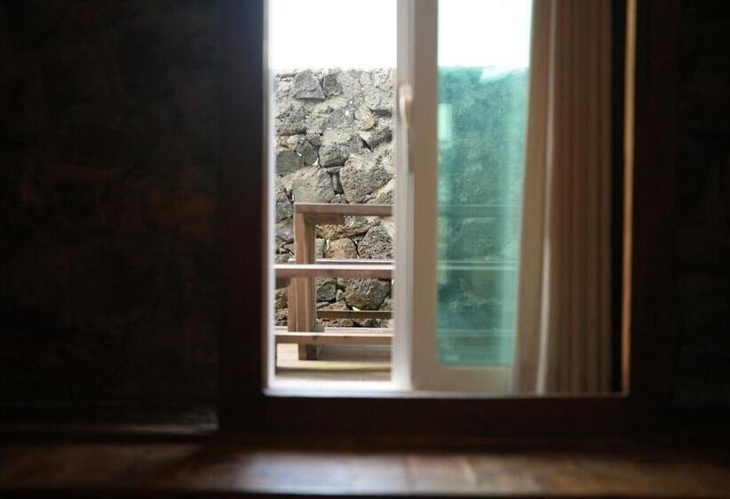 4인용 스탠다드 룸, Jeju Dokchae Pension Doldam House Batdam Branch
