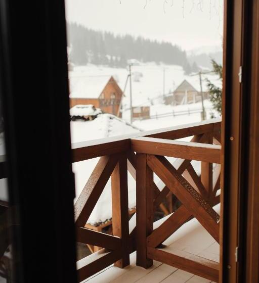 اتاق استاندارد با چشم‌انداز کوهستان, Family еко номери та будинки