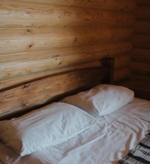 اتاق استاندارد با چشم‌انداز کوهستان, Family еко номери та будинки