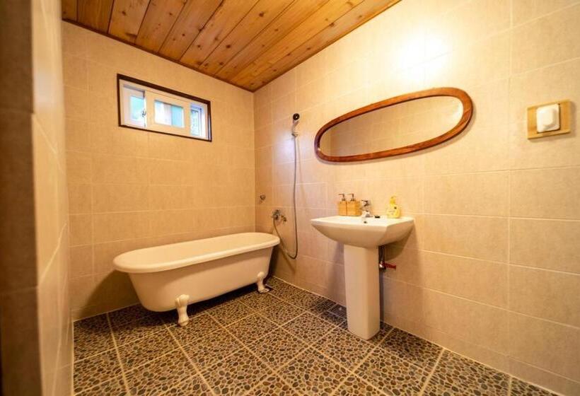 Четырехместный Номер Стандарт, Jejuya Pyoseon