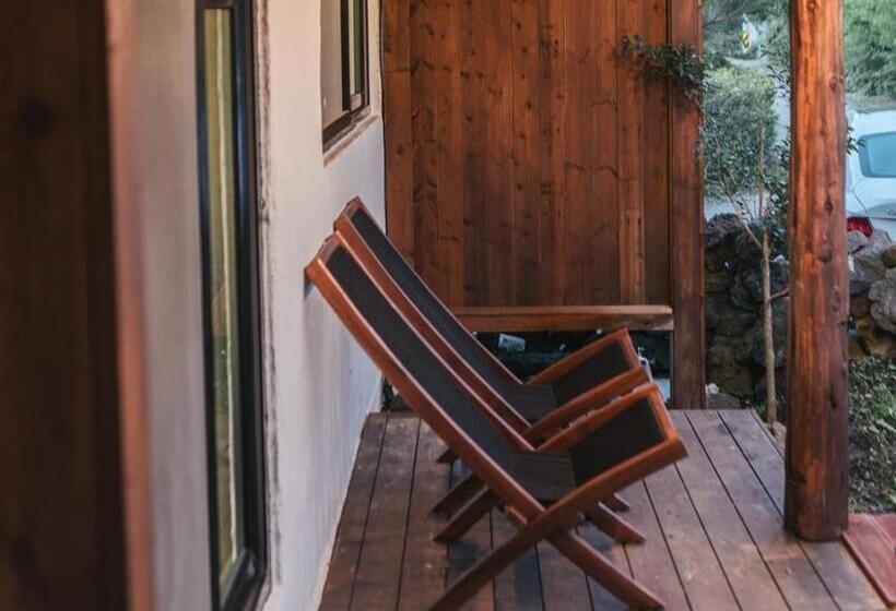 Четырехместный Номер Стандарт, Jejuya Pyoseon