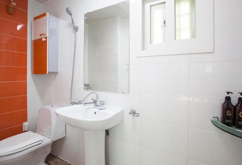 חדר משפחתי, Sangju Sogrisan Solhyanggipensyeon