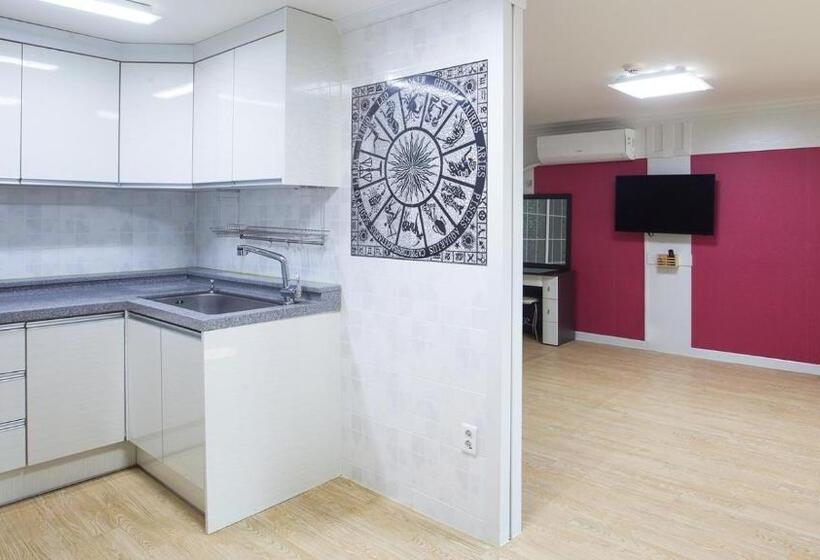 חדר משפחתי, Sangju Sogrisan Solhyanggipensyeon