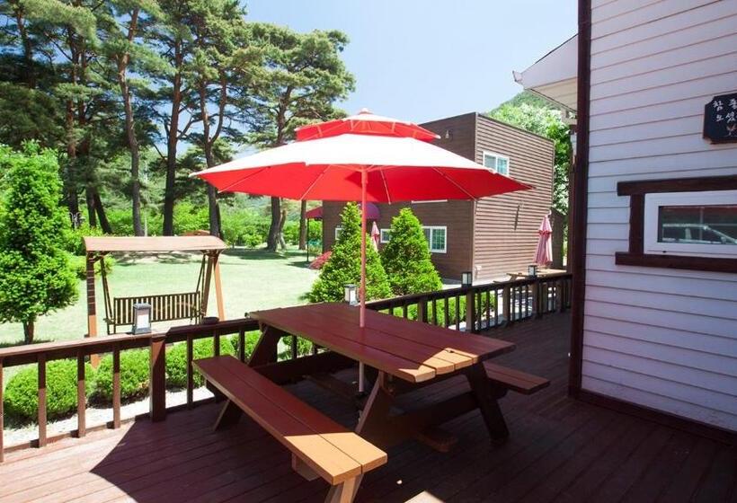 חדר סטנדרט לארבעה, Sangju Sogrisan Solhyanggipensyeon