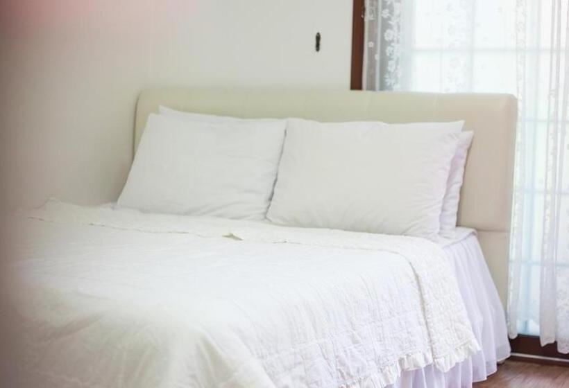 חדר סטנדרט לארבעה, Sangju Sogrisan Solhyanggipensyeon