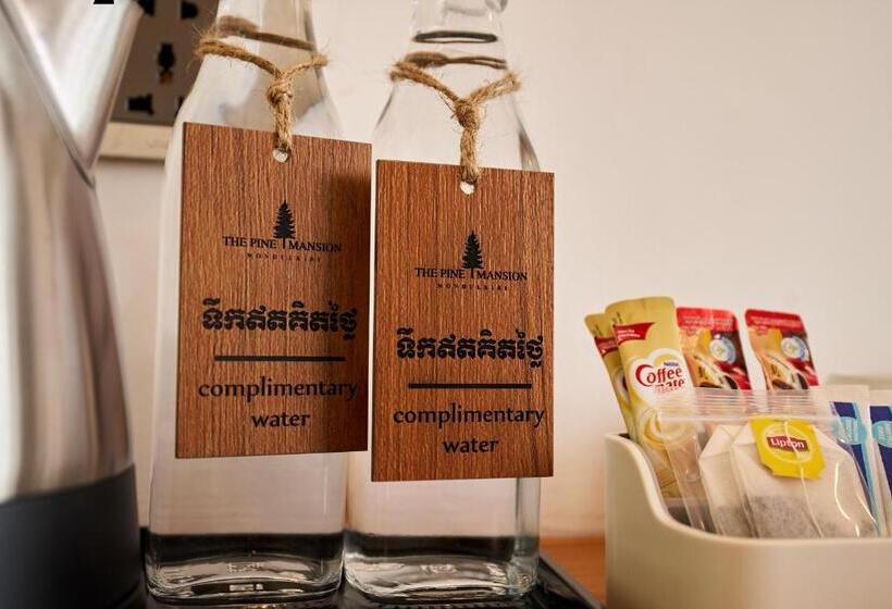 غرفة قياسية سرير كينج, The Pine Mansion