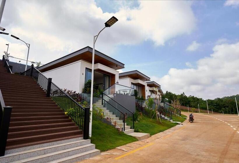 غرفة قياسية سرير كينج, The Pine Mansion