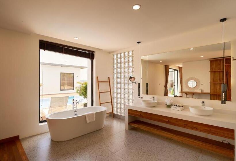 فيلا غرفة نوم واحدة مع مسبح, The Pine Mansion