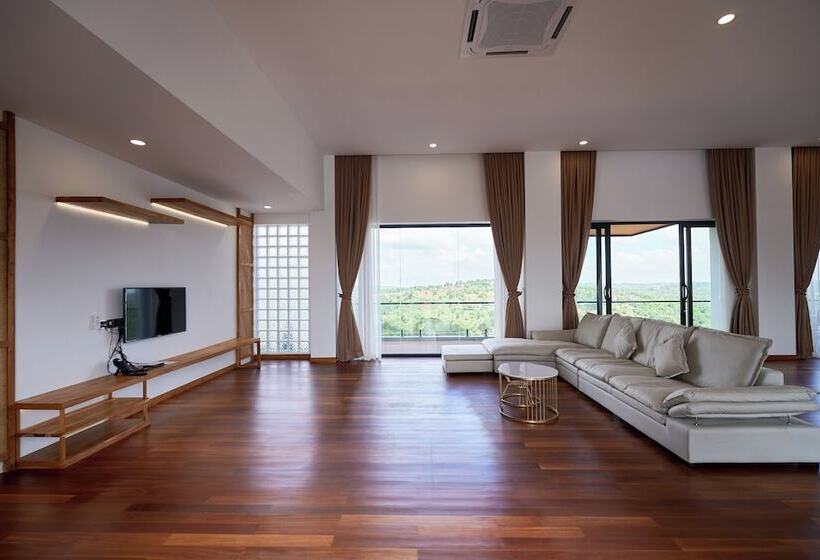 فيلا غرفة نوم واحدة مع مسبح, The Pine Mansion