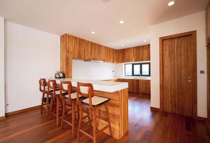 فيلا غرفة نوم واحدة مع مسبح, The Pine Mansion