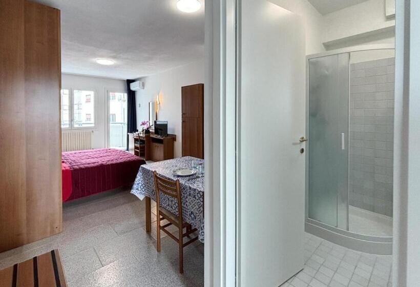 ダブルベッドのスタンダードスタジオ, Smart Residence Aviano