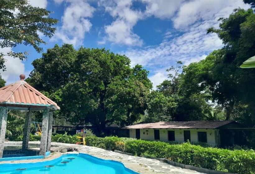 デラックスルーム, La Casa De Analu