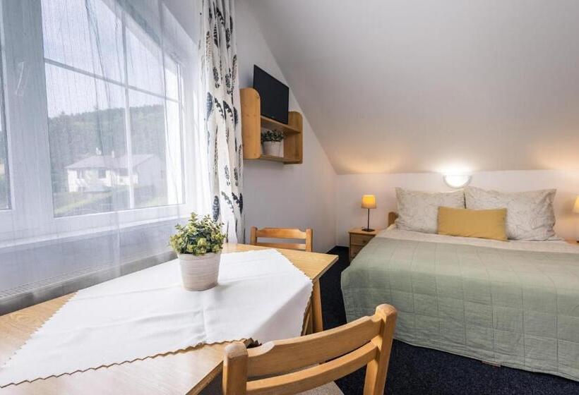 标准三人间, Pension Tibor A Luna