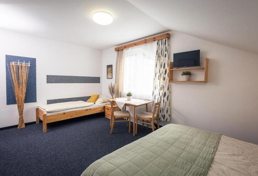 标准三人间, Pension Tibor A Luna