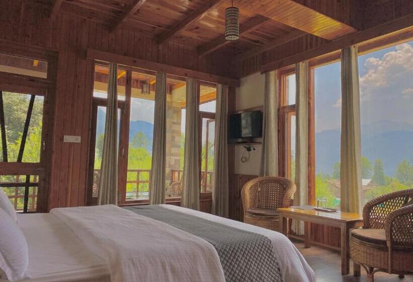 غرفة قياسية مطلة على الجبل, Aananda Boutique Stays Manali