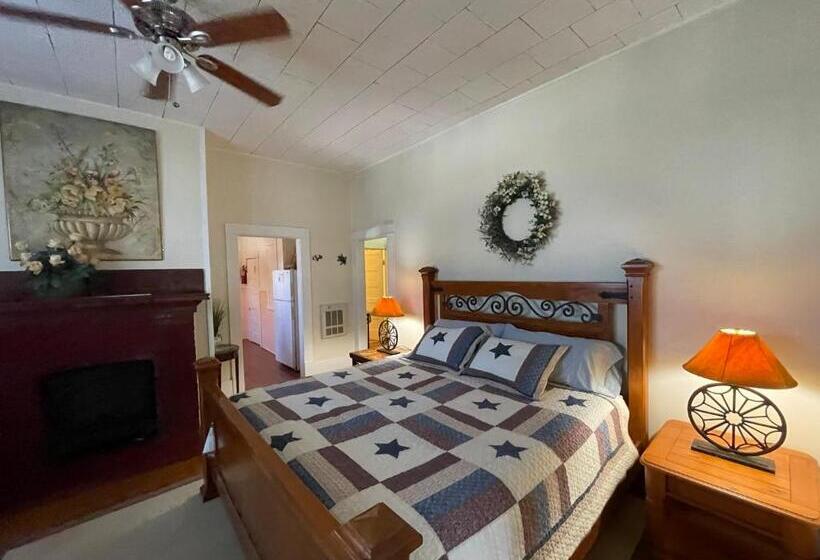 Номер Стандарт, Carriage Inn Bandera Suite 2