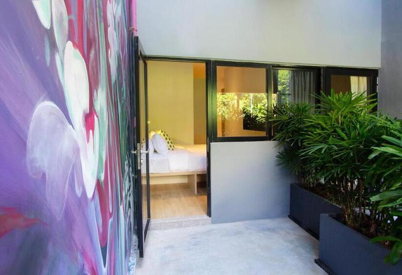 استودیوی استاندارد, Coliwoo 298 River Valley Coliving