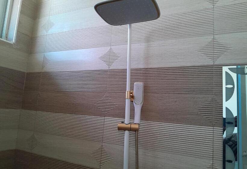 اتاق لوکس, Mbeya Starinn