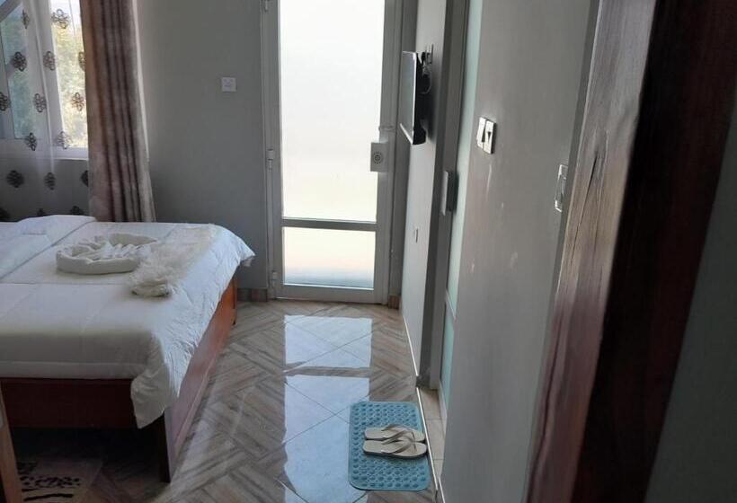 اتاق لوکس, Mbeya Starinn