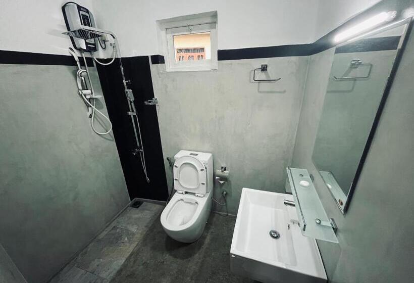 스탠다드 트리플 룸, The Lake Round Guest House