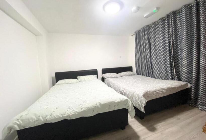 اتاق استاندارد با چشم‌انداز باغ, The Royal Boutique Heathrow Lodge By London