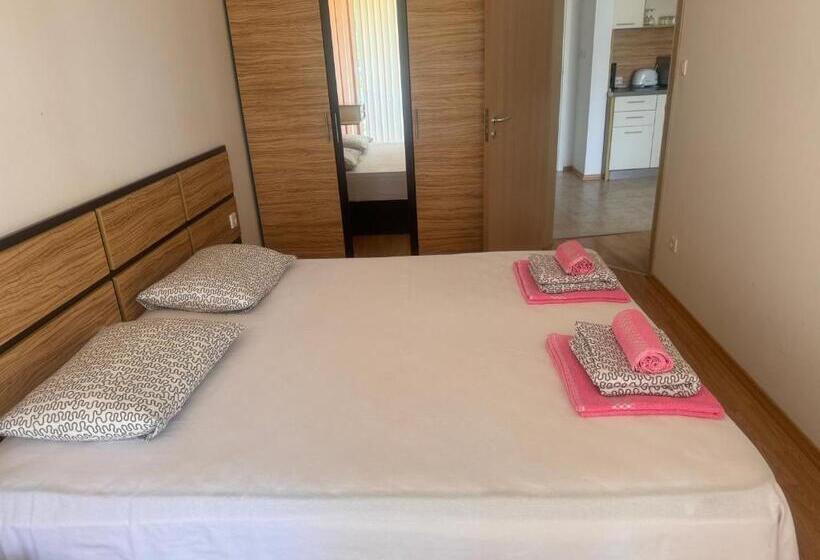 דירת חדר נוף לגינה, Aпартаменти мини в бей вю