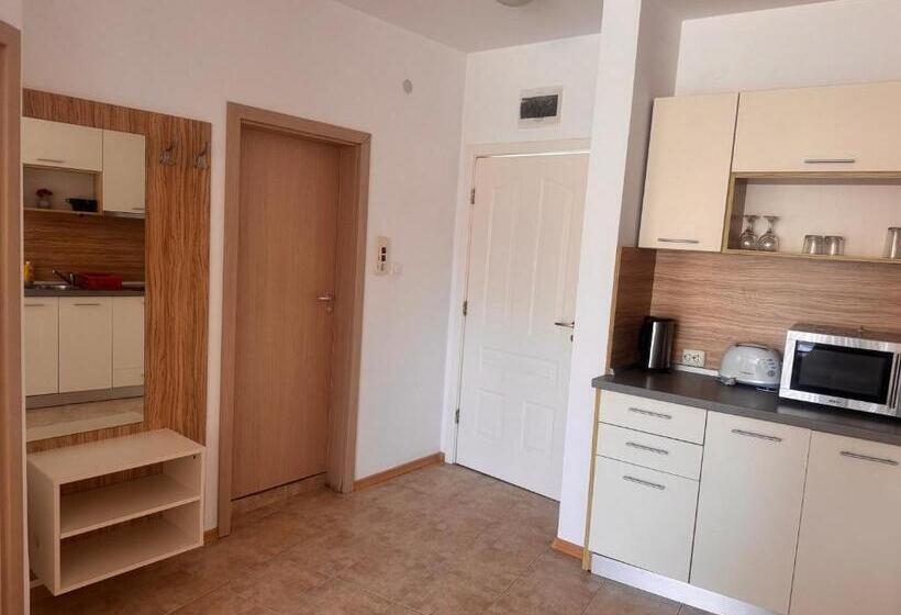 דירת חדר נוף לגינה, Aпартаменти мини в бей вю