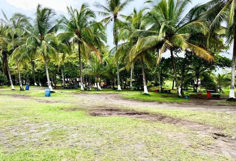 家庭间, Cabinas Playa Bandera