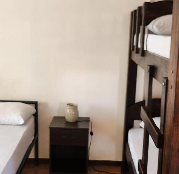 家庭间, Cabinas Playa Bandera