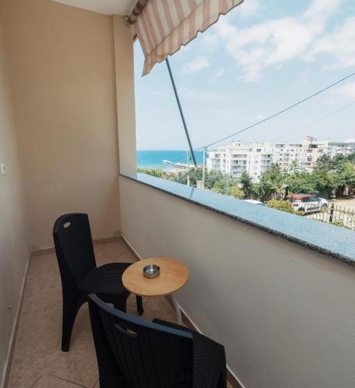 オーシャンビューのデラックストリプルルーム, Voyage Villa